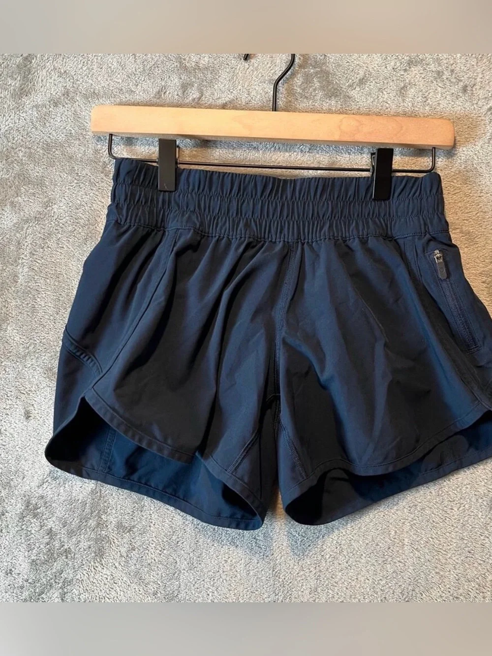 Lululemon Tracker Short V *4